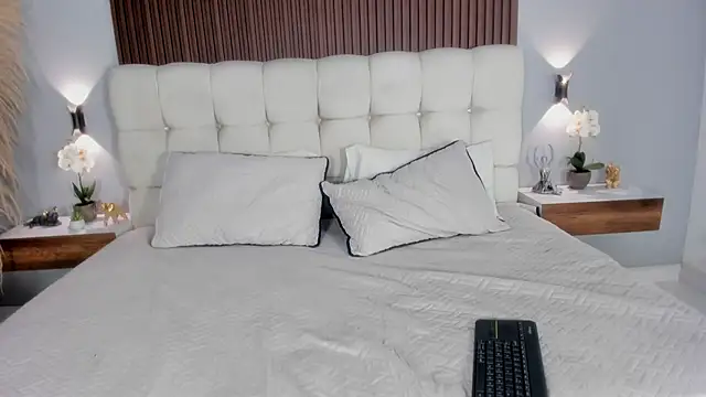 Snapshot of sofi_potter_ chatting on May 14, 11:00 pm sofi potter online show from May 14, 11:00 pm