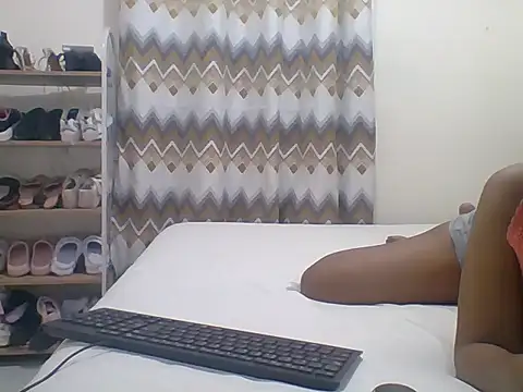 Snapshot of sexy__candyy chatting on December 4, 7:44 pm sexy candyy online show from December 4, 7:44 pm