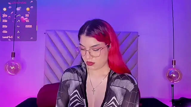 EmmaSwift  online show from December 5, 2:42 am