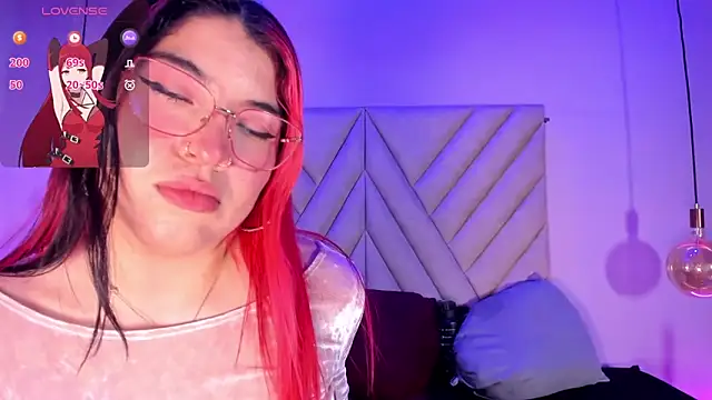 EmmaSwift  online show from April 29, 11:00 pm