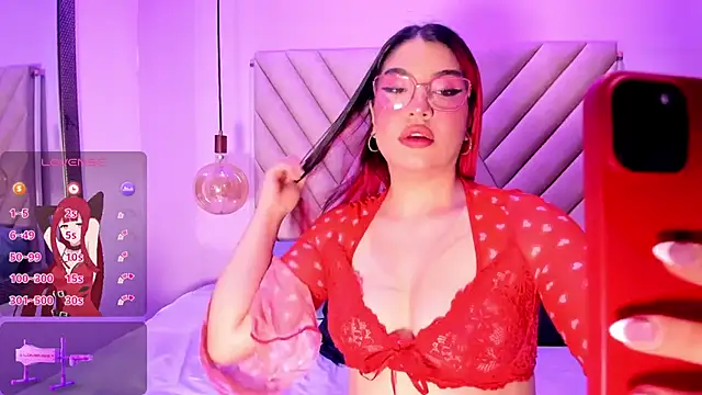EmmaSwift  online show from July 3, 2:07 am