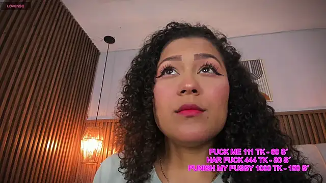 Ashleyy23x online show from June 19, 7:17 pm