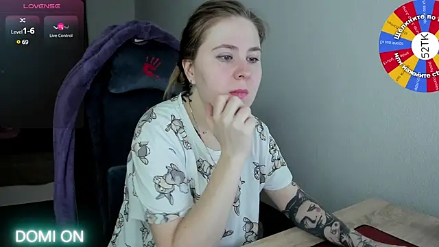 Olivia Munk online show from February 12, 3:29 am