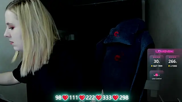 Olivia Munk online show from May 8, 4:29 am