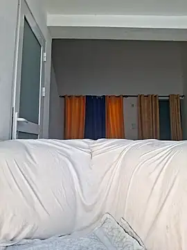 Kamdollie online show from September 24, 6:28 am