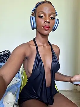 Snapshot of Kamdollie chatting on March 27, 8:59 am Kamdollie online show from March 27, 8:59 am