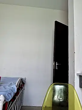 Snapshot of Kamdollie chatting on April 11, 7:02 am Kamdollie online show from April 11, 7:02 am