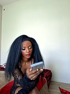 Snapshot of Kamdollie chatting on May 13, 6:11 am Kamdollie online show from May 13, 6:11 am