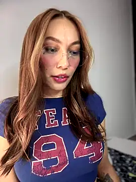 MichelleFerry  online show from December 5, 4:20 am