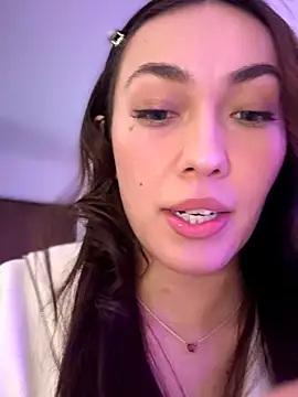 Snapshot of MichelleFerry_ chatting on February 7, 4:05 am MichelleFerry online show from February 7, 4:05 am