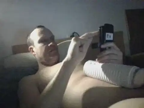 Snapshot of dlvis12 chatting on February 10, 8:00 pm dlvis12 online show from February 10, 8:00 pm