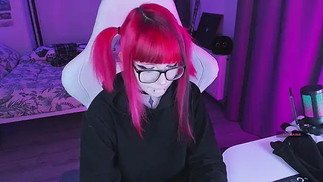 Yumi Youkai online show from October 16, 9:38 pm