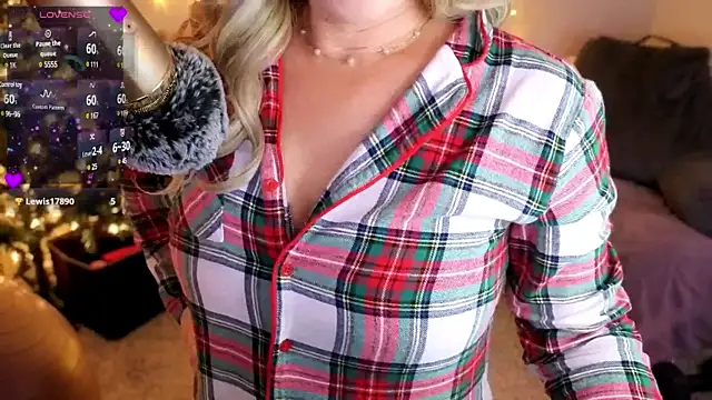 lovejulietxo online show from December 28, 12:13 pm