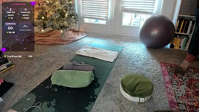 lovejulietxo online show from January 2, 8:13 pm