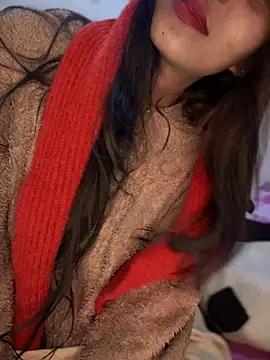 Snapshot of PARI_Hun chatting on December 17, 1:27 pm PARI Hun online show from December 17, 1:27 pm