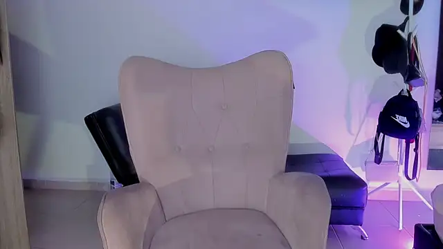 selene king2 online show from October 4, 1:09 pm