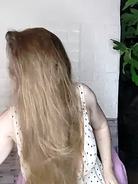 Snapshot of SexyMichellexo chatting on June 10, 9:14 pm SexyMichellexo online show from June 10, 9:14 pm