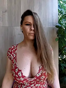 Snapshot of SexyMichellexo chatting on July 3, 10:43 am SexyMichellexo online show from July 3, 10:43 am