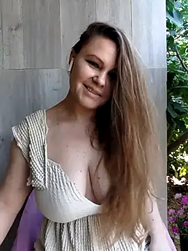 Snapshot of SexyMichellexo chatting on July 12, 11:23 am SexyMichellexo online show from July 12, 11:23 am