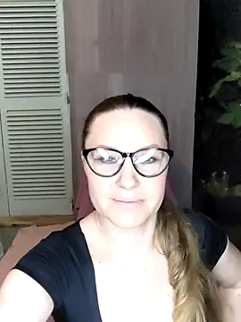 Snapshot of SexyMichellexo chatting on July 27, 9:44 pm SexyMichellexo online show from July 27, 9:44 pm