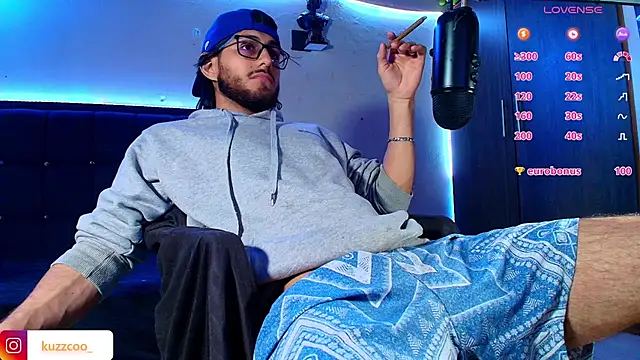 kuzzcoo online show from October 1, 2:06 am