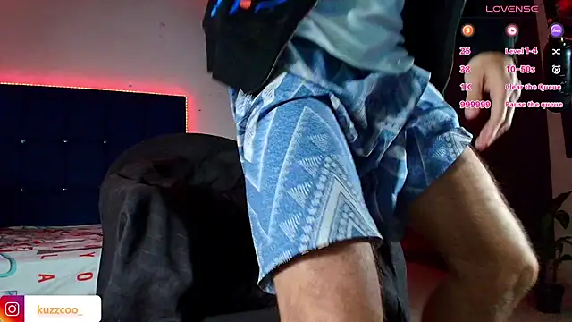 kuzzcoo online show from October 14, 3:40 am