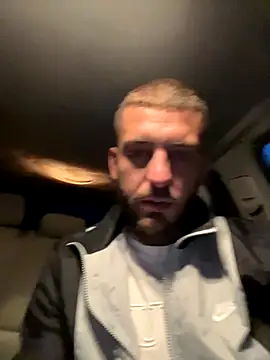 ElChapoGuzman95 online show from October 3, 3:58 am