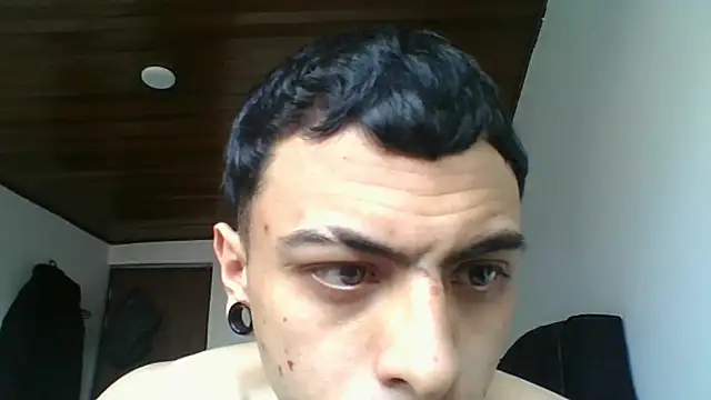 Mollly n david online show from December 19, 9:11 pm