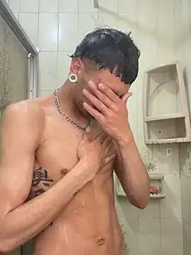 Mollly n david online show from March 25, 6:14 pm