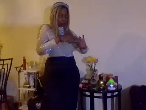 BlaqLadyRedlips online show from January 6, 6:36 am