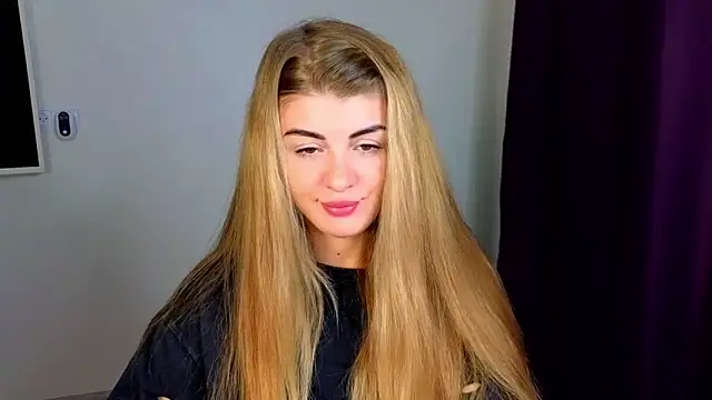 Snapshot of _comefeelme_ chatting on October 15, 5:51 am comefeelme online show from October 15, 5:51 am