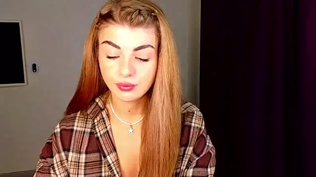 Snapshot of _comefeelme_ chatting on October 20, 3:07 am comefeelme online show from October 20, 3:07 am