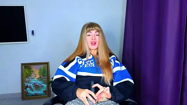 Snapshot of _comefeelme_ chatting on October 27, 3:10 am comefeelme online show from October 27, 3:10 am