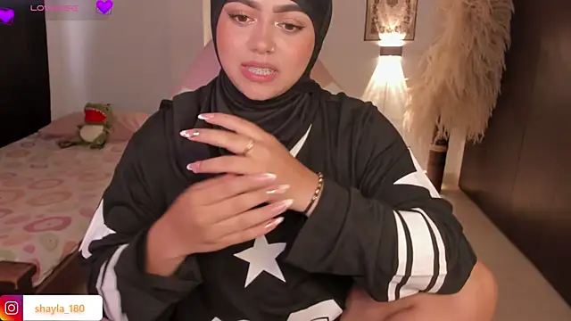 shayla 18 online show from October 6, 8:17 pm