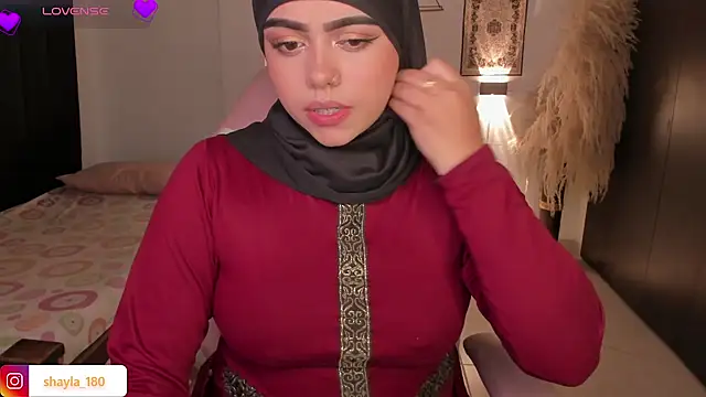 shayla 18 online show from October 10, 3:38 am