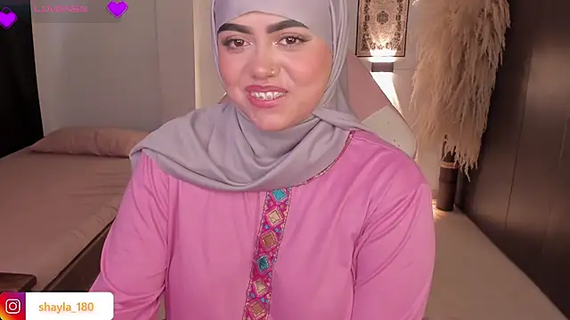 shayla 18 online show from December 1, 9:42 pm