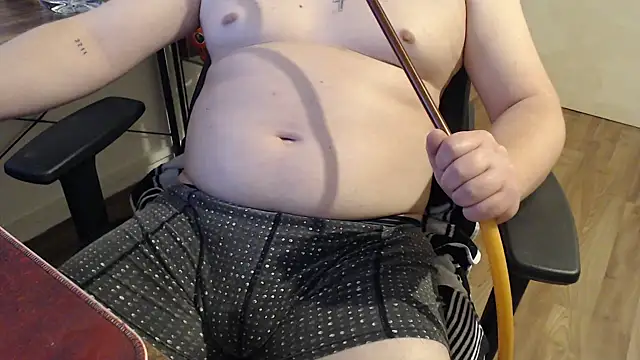 Snapshot of sweetsmile93 chatting on December 9, 10:52 pm sweetsmile93 online show from December 9, 10:52 pm