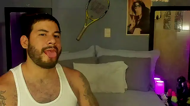 Snapshot of Prometeo-grizzly chatting on January 5, 3:34 pm Prometeo-grizzly online show from January 5, 3:34 pm