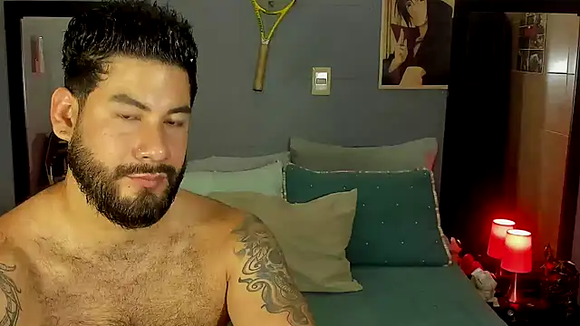 Snapshot of Prometeo-grizzly chatting on February 27, 11:59 pm Prometeo-grizzly online show from February 27, 11:59 pm