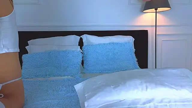 NicoleMarani online show from January 12, 2:56 am