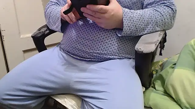 Snapshot of tipko123 chatting on December 30, 7:21 pm tipko123 online show from December 30, 7:21 pm