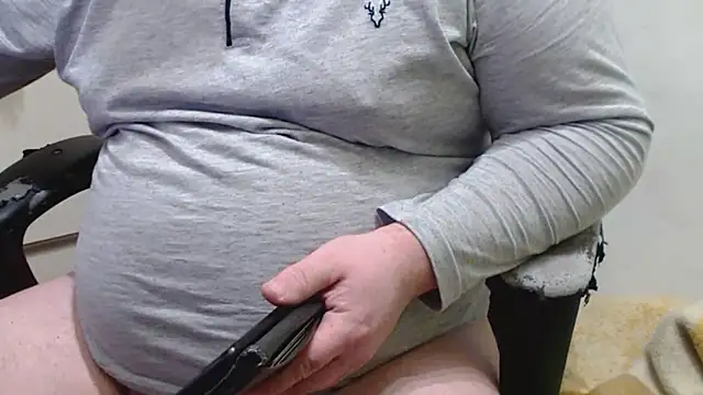 Snapshot of tipko123 chatting on January 8, 7:34 pm tipko123 online show from January 8, 7:34 pm