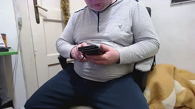 Snapshot of tipko123 chatting on January 9, 8:22 pm tipko123 online show from January 9, 8:22 pm