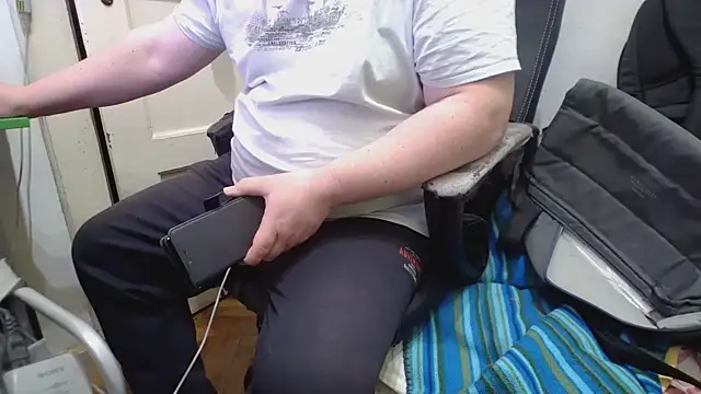 Snapshot of tipko123 chatting on March 2, 3:16 pm tipko123 online show from March 2, 3:16 pm