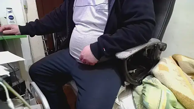 Snapshot of tipko123 chatting on October 9, 6:17 pm tipko123 online show from October 9, 6:17 pm