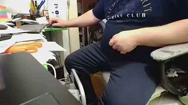 Snapshot of tipko123 chatting on October 13, 2:17 pm tipko123 online show from October 13, 2:17 pm