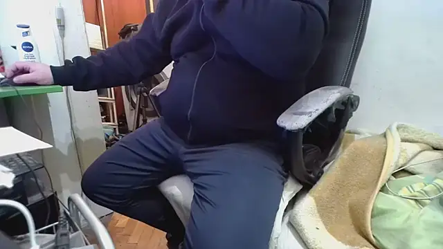 Snapshot of tipko123 chatting on October 17, 4:09 pm tipko123 online show from October 17, 4:09 pm