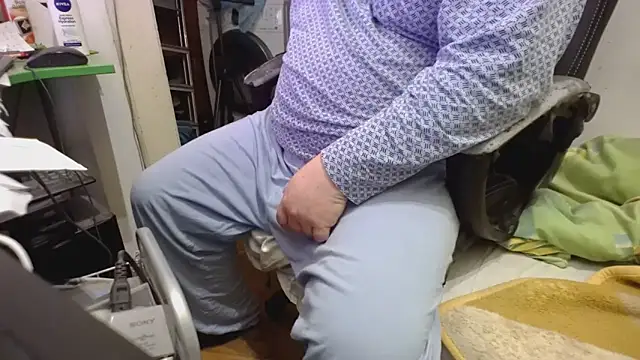 Snapshot of tipko123 chatting on October 26, 7:25 am tipko123 online show from October 26, 7:25 am