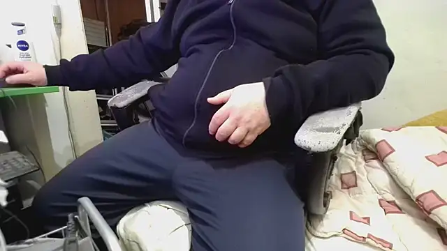 Snapshot of tipko123 chatting on November 18, 4:00 pm tipko123 online show from November 18, 4:00 pm