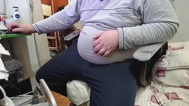 Snapshot of tipko123 chatting on November 19, 4:29 pm tipko123 online show from November 19, 4:29 pm